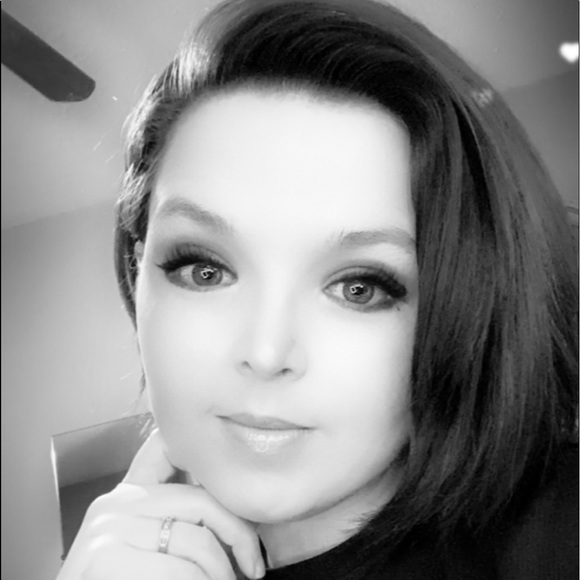 Meet your Posher, Kayla - Picture 1 of 1